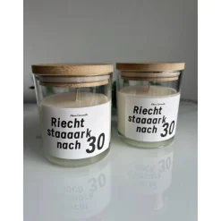 Personalisierte Duftkerze – "Riecht stark nach..." oder "Stinkt hart nach..." Wunschalter"