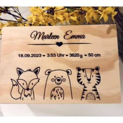 Personalisierte Erinnerungskiste für Babys - Tiergruppe Safari  - Personalisiert mit Name & Datum -