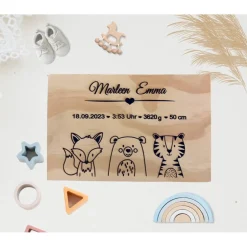 Personalisierte Erinnerungskiste für Babys - Tiergruppe Safari  - Personalisiert mit Name & Datum -