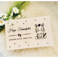 Personalisierte Erinnerungskiste für Babys - Tiergruppe Safari  - Personalisiert mit Name & Datum - Holzbox