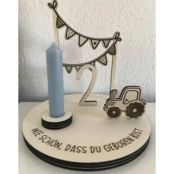 Personalisierte Geburtstagsteller aus Holz mit Traktor-Motiv – Nachhaltig & Einzigartig