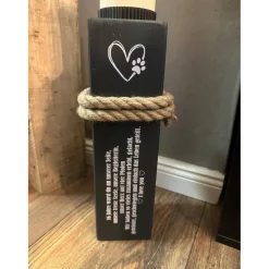 Personalisierte Gedenksäule mit Licht für verstorbenes Haustier – Erinnerung & Trost aus Holz