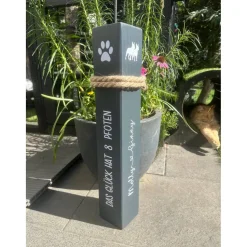 Personalisierte Gedenksäule mit Licht für verstorbenes Haustier – Erinnerung & Trost aus Holz