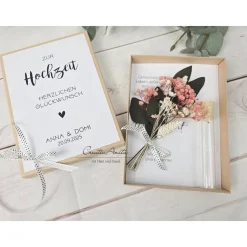 Personalisierte Geschenkbox Zur Hochzeit mit Trockenblumenstrauß - Geldgeschenk - ROSA
