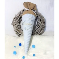 Personalisierte Geschwistertüte & Schultüte blau bestickt mit Blumenkranz – Zuckertüte Kitatüte aus Waffelpiqué