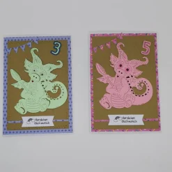 Personalisierte Glückwunschkarte Kindergeburtstag mit süßem Drachen – Handgemacht in 2 verschieden Farbvarianten