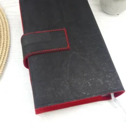 Personalisierte Gotteslobhülle & Bibelhülle aus schwarzem Kork – Geschenk zur Kommunion, Konfirmation & Firmung