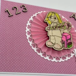 Personalisierte Karte zum Schulanfang – Handgemachte Einschulungskarte mit Namen für Mädchen, Schult&uum