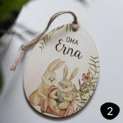 Personalisierte Osteranhänger *Easter Rabbit 1* mit Namen aus Holz / Holzeier als Osterdeko oder Geschenkanhänger