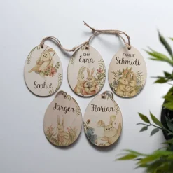 Personalisierte Osteranhänger *Easter Rabbit 1* mit Namen aus Holz / Holzeier als Osterdeko oder Geschenkanhänger