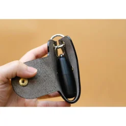 Personalisierte Schlüsseltasche aus Leder mit Gravur – Schlüssel Etui Auto – Handgemachtes Car Key Case Geschenk