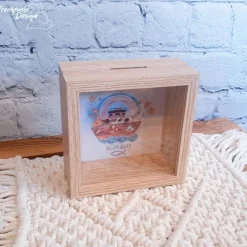 Personalisierte Spardose im Bilderrahmen – Geschenk zur Geburt, Taufe, Konfirmation & Kommunion