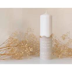 Personalisierte Traukerze mit Olive-grünGips-Sockel und Blattgold Akzenten | Ein elegantes Accessoire für Eure Hochzeit