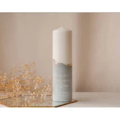 Personalisierte Traukerze mit Olive-grünGips-Sockel und Blattgold Akzenten | Ein elegantes Accessoire für Eure Hochzeit