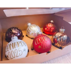 Personalisierte Weihnachtskugel mit Namen aus Glas – viele Farben & verschiedene Schriftarten