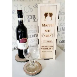 Personalisierte Weinbox aus Holz – Lasergravierte Geschenkidee mit Namen & Geburtsdatum