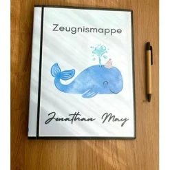 Personalisierte Zeugnismappe mit Name, Design Wal, Geschenk Einschulung, Schulkind, Zeugnisordner, Schulstart, Mappe