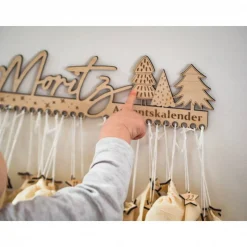 Personalisierter Adventskalender für Kinder aus Holz | Geschenk zur Adventszeit | Weihnachten