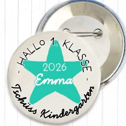 Personalisierter Button Tschüss Kindergarten 2026 | Wunschname & Stern | 9 Farben | 38/59mm