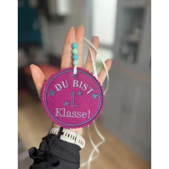 Personalisierter Filz-Anhänger für Schultüte zur Einschulung – Du bist 1. Klasse