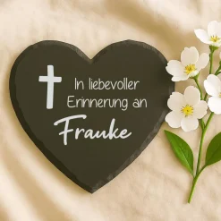 Personalisierter Schieferherz-Gedenkstein mit Gravur – Wetterfester Grabschmuck mit Namen