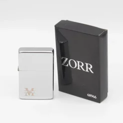 Personalisiertes Benzin Sturmfeuerzeug Chrom – Monogramm & Name, für Rechts- oder Linkshänder, Geschenkbox