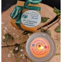 Personalisiertes Gastgeschenk zum runden Geburtstag – Teelicht mit Botschaft als Tischdeko & Andenken
