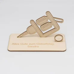 Personalisiertes Geldgeschenk Tattoo aus Holz – Gutschein zur Tattoo-Session