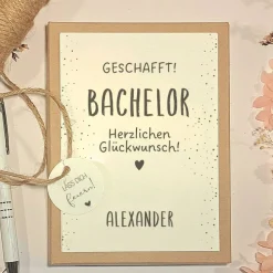 Personalisiertes Geldgeschenk zum Bachelor – handgemachte Geschenkbox zum Studienabschluss