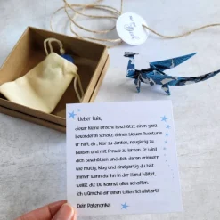 Personalisiertes Geschenk zur Einschulung mit Origami Drache & Mutstein - Schulanfang Geschenkbox mit Botschaft