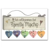personalisiertes Geschenk für Familien, Türschild aus Holz personalisiert mit Namen und Figuren, dekoratives Willkommensschild, Familiengeschenk für das Zuhause