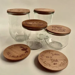 Personalisiertes Glas mit Holzdeckel, individualisiertes Hochzeitsgeschenk, gelaserter Deckel