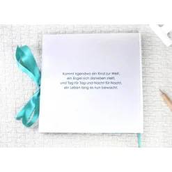 personalisiertes Gästebuch & Album zur Taufe mit Schmetterling, Rosen und Bändern auf Samt in Hellblau Babyblau