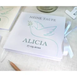Personalisiertes Gästebuch & Taufalbum mit Taube und Olivenzweig zur Taufe mit Gästefragen oder Blanko