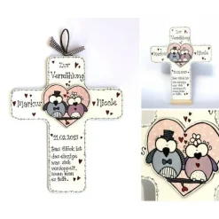 Personalisiertes Hochzeitsgeschenk – Handbemaltes Hochzeitskreuz individuell für das Brautpaar
