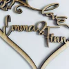 Personalisiertes Holzherz als Hochzeitsdekoration oder Geschenk zum Valentinstag, Herz mit Rose Love und Namen
