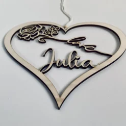 Personalisiertes Holzherz als Hochzeitsdekoration oder Geschenk zum Valentinstag, Herz mit Rose Love und Namen