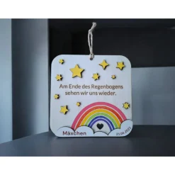 Personalisiertes Holzschild Regenbogen als Erinnerung an Sternenkind – Regenbogenbaby Geschenk mit Gravur