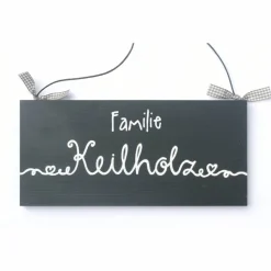 Personalisiertes Holzschild zur Hochzeit – Handgemachtes Türschild mit Wunschname, wetterfest & dekorativ, Haustürschild Handlettering