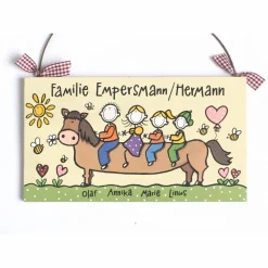 Personalisiertes Holz-Türschild für Familien mit Namen & Figuren auf Pferd – Geschenk zum Einzug / Umzug, einzigartiges Haustürschild, individuelles Holzschild