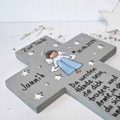 Personalisiertes Kinderkreuz Junge – Handbemaltes Taufkreuz mit Schutzengel & Wunschtext – Einzigartiges Geschenk zur Taufe