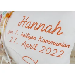 Personalisiertes Kissen zur Kommunion oder Konfirmation, in bunt und weiß, aus Baumwollstoff, ein tolles Geschenk.