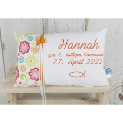 Personalisiertes Kissen zur Kommunion oder Konfirmation, in bunt und weiß, aus Baumwollstoff, ein tolles Geschenk.