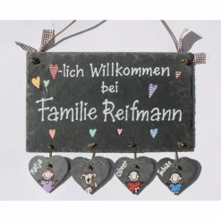 Personalisiertes Schieferschild Familie – Willkommensschild mit Herzanhänger, Namensschild individuell