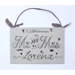 Personalisiertes Türschild aus Holz – Geschenk für Paare & Hochzeitsgeschenk Mr. AND Mrs. mit Namen