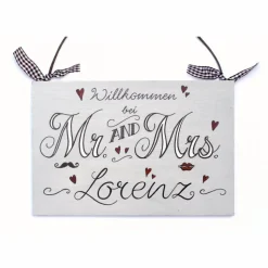 Personalisiertes Türschild aus Holz – Geschenk für Paare & Hochzeitsgeschenk Mr. AND Mrs. mit Namen