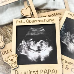 Polaroid Holzrahmen Schwangerschaft verkünden mit Gravur, nachhaltig gelasert, 12 x 9 cm