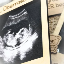 Polaroid Holzrahmen Schwangerschaft verkünden mit Gravur, nachhaltig gelasert, 12 x 9 cm