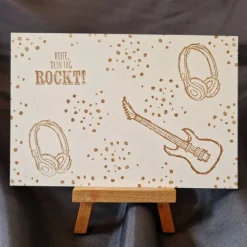 Postkarte mit Motiv / Postkarte mit Gitarre / Postkarte mit Kopfhöhrer / Musik Motiv Postkarte / schöne Postkarte