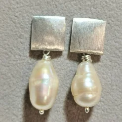 Üppige Perlenohrringe Ohrstecker weiß handgemacht an 925er Silber Tropfenohrringe Geschenk